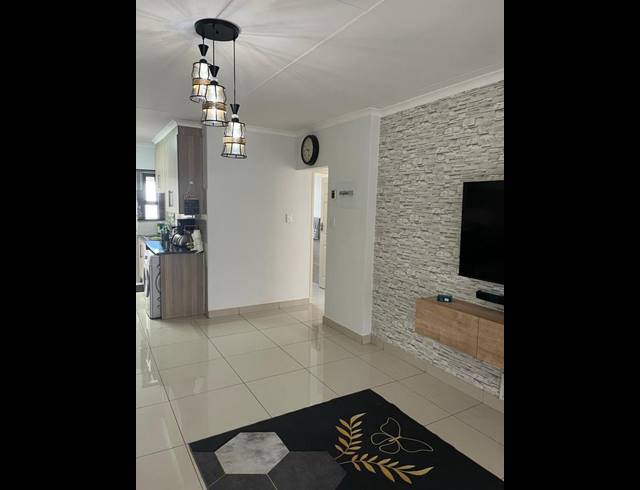 2 BEDROOM TOWNHOUSE FOR SALE IN CRYSTAL PARK